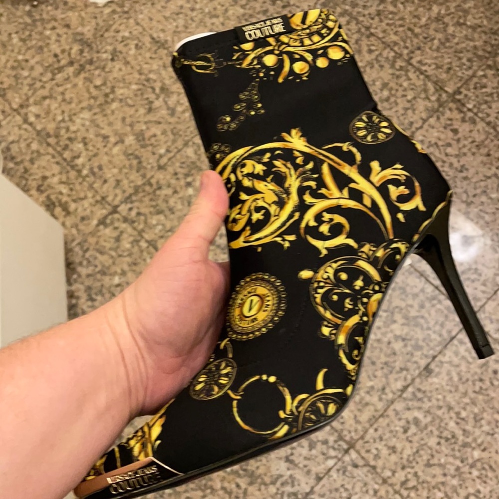 Versace Couture Scarlet regalia baroque print boots 2021 NWT AND BOX NEVER WORN